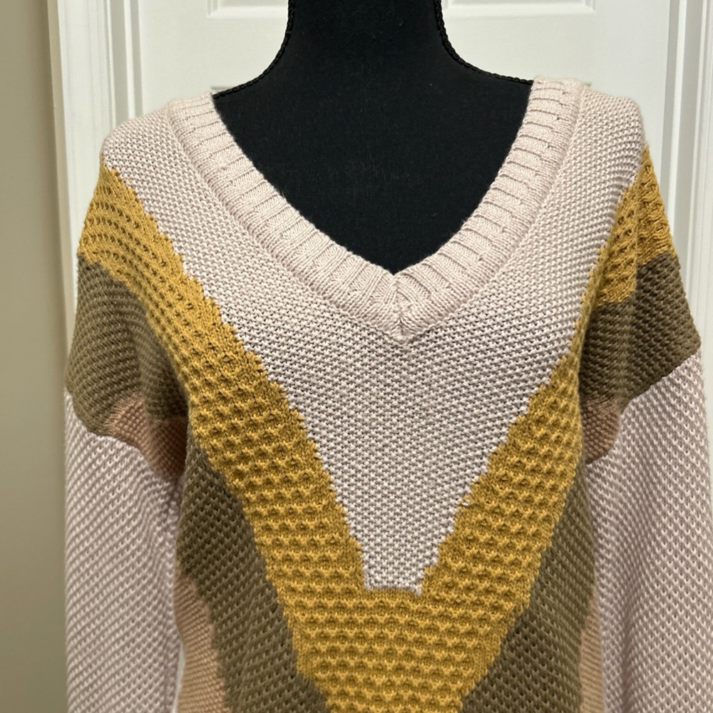 Hem & Thread Multicolor V-Neck Sweater - Picture 2 of 6